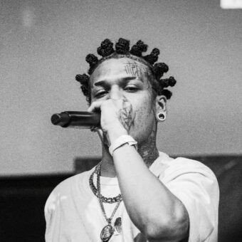  A Voz de Molotov das Ruas